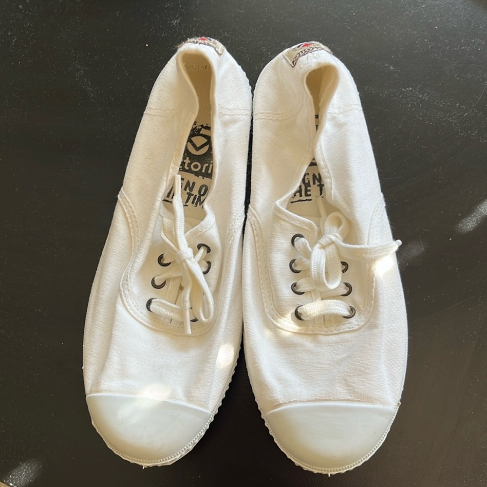 Victoria sneakers
